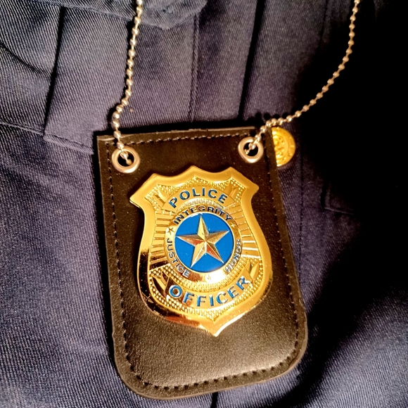 ✨️👮♂️ Cool Police Halloween Costume small(please check measurements - Picture 4 of 8